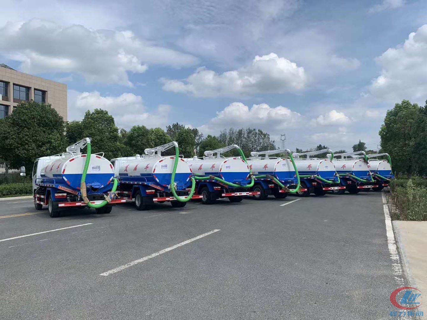 凯时优质运营商集团国六东风多利卡吸粪车批量发往内蒙古