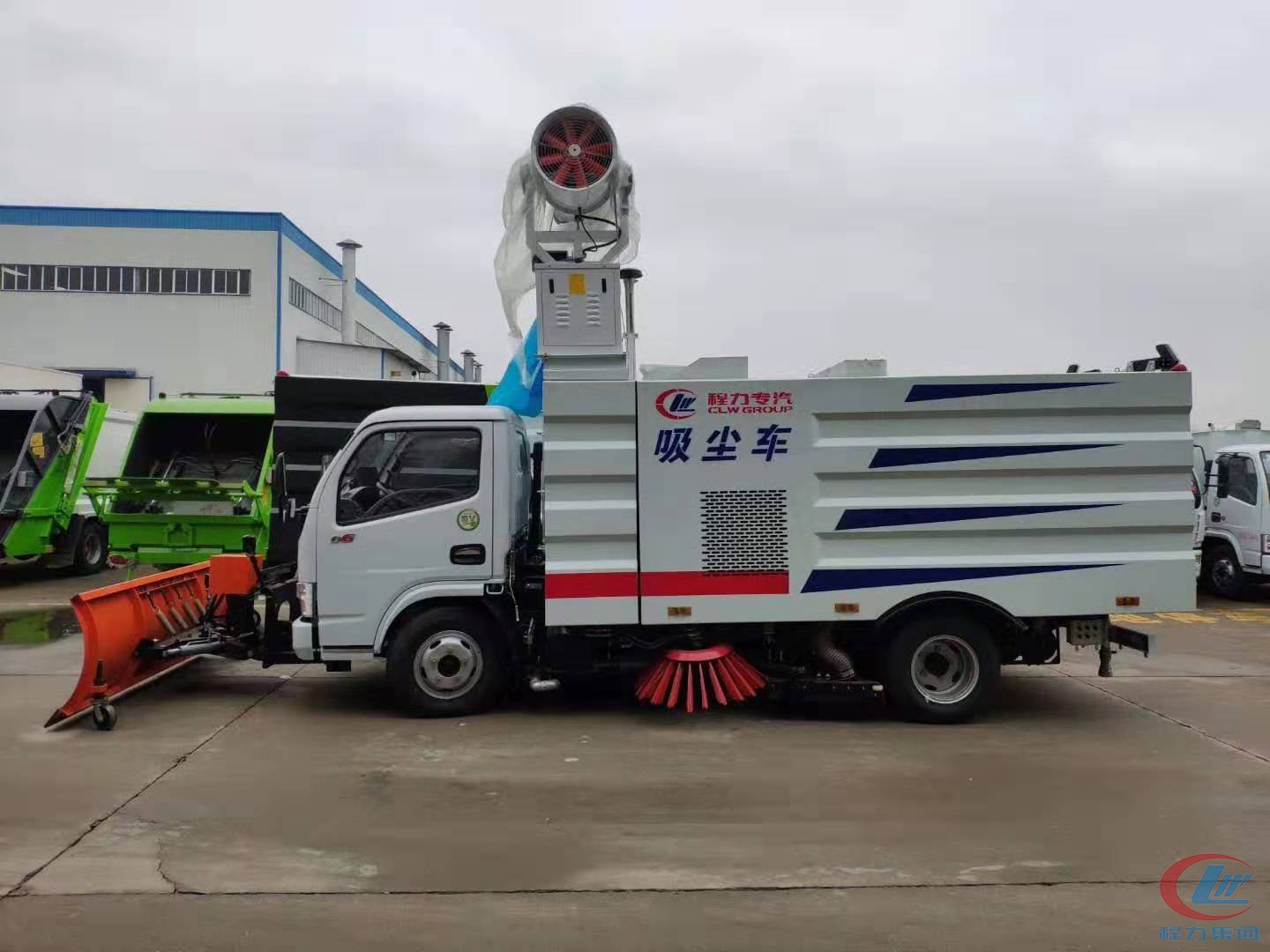 小多利卡D6吸尘车加扫刷，加除雪车，加雾炮